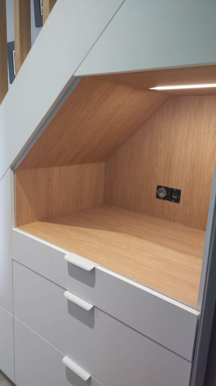 Je fabrique sur mesure et installe les placards chez vous